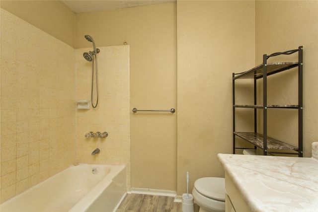 6201 Kawaihae Place D101, Honolulu, HI 96825