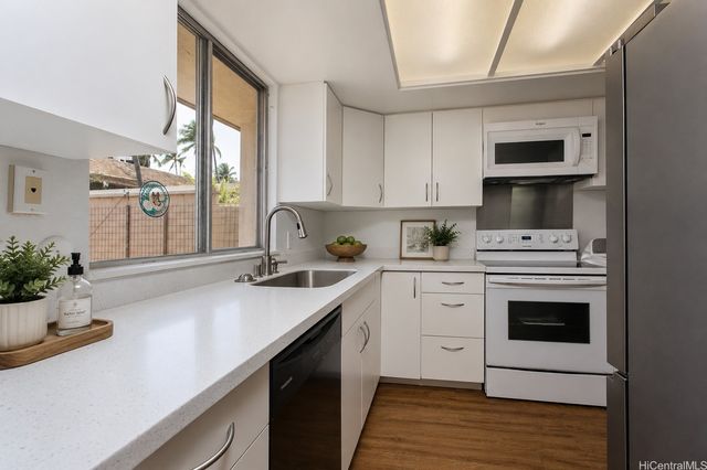 6201 Kawaihae Place D101, Honolulu, HI 96825