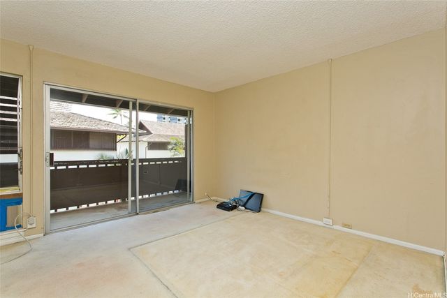 6201 Kawaihae Place D101, Honolulu, HI 96825