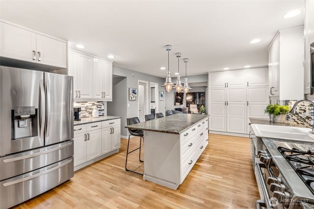 11907 NE 133rd Place, Kirkland, WA 98034
