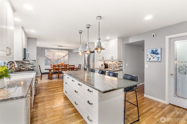 11907 NE 133rd Place, Kirkland, WA 98034
