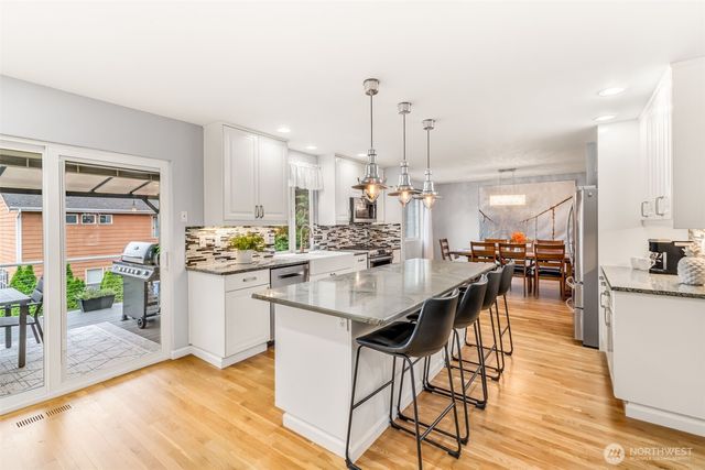 11907 NE 133rd Place, Kirkland, WA 98034