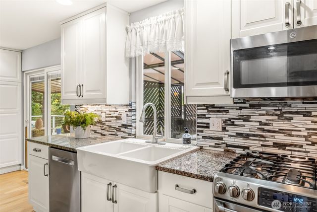 11907 NE 133rd Place, Kirkland, WA 98034