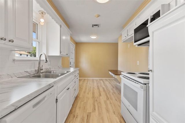 4005 SE 14th Street, Del City, OK 73115