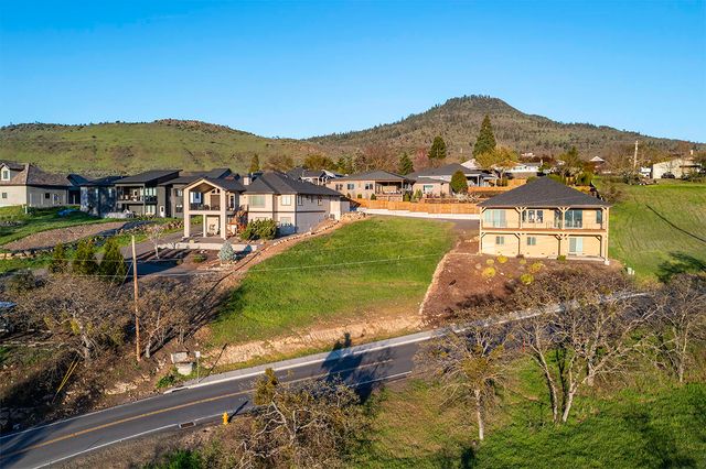 3258 Annapolis Drive, Medford, OR 97504