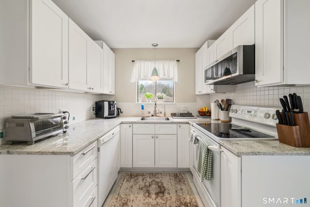 4 Heritage Village A, Southbury, CT 06488