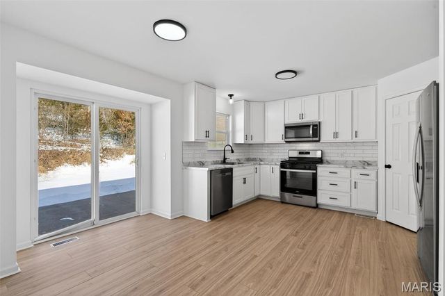 5709 Portsmouth Lane, House Springs, MO 63051