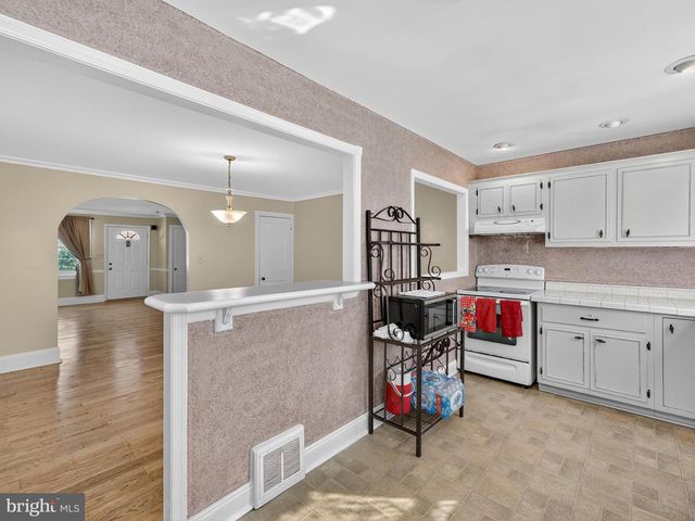 215 HARTRANFT AVE, Norristown, PA 19401