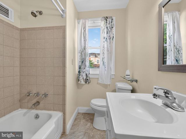 215 HARTRANFT AVE, Norristown, PA 19401