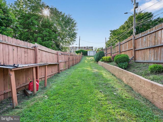 215 HARTRANFT AVE, Norristown, PA 19401