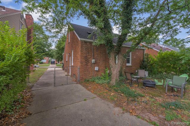1520 N Vernon Street, Dearborn, MI 48128