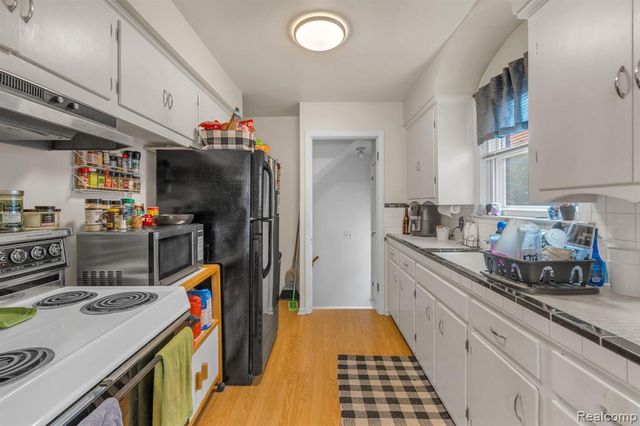 1520 N Vernon Street, Dearborn, MI 48128