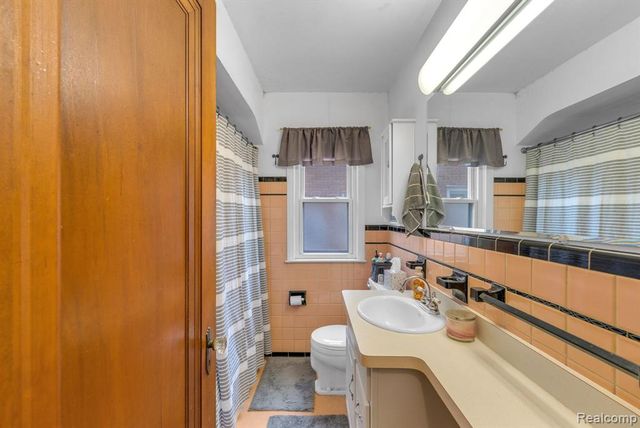 1520 N Vernon Street, Dearborn, MI 48128