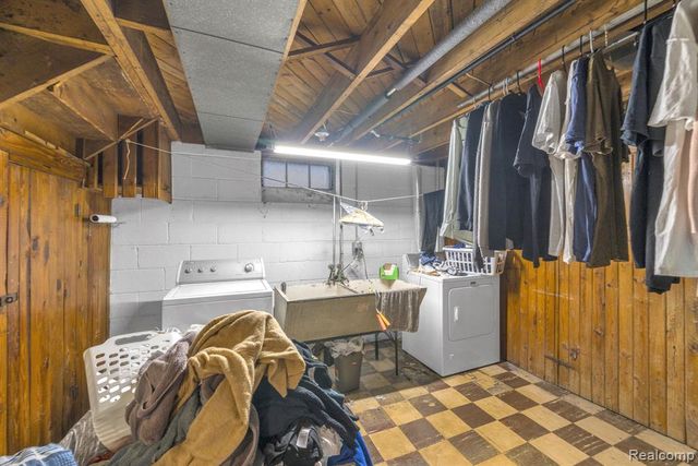 1520 N Vernon Street, Dearborn, MI 48128