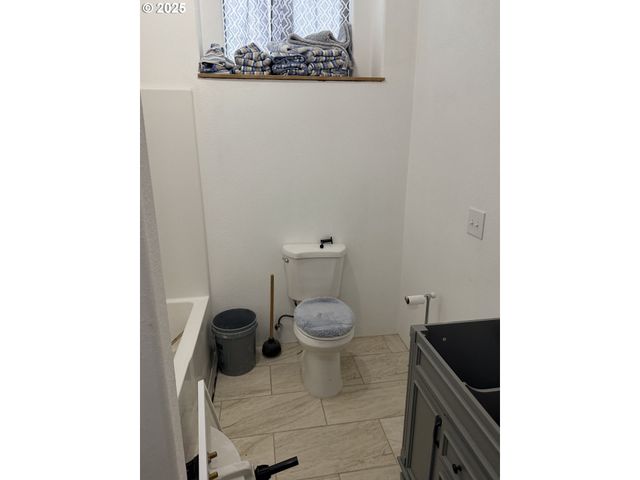 154 SHIPVIEW Rd, Kalama, WA 98625