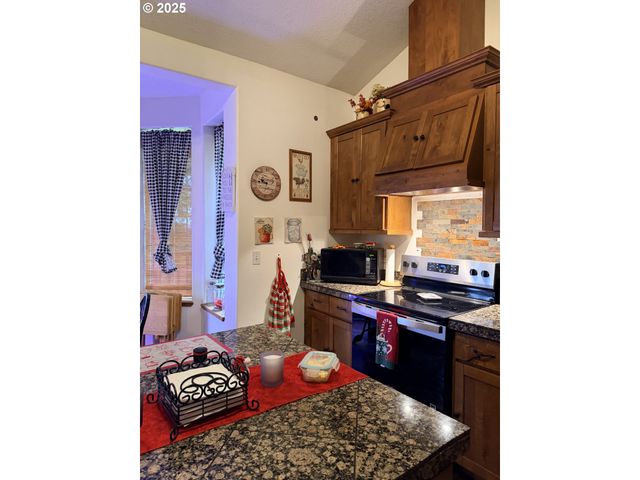 154 SHIPVIEW Rd, Kalama, WA 98625