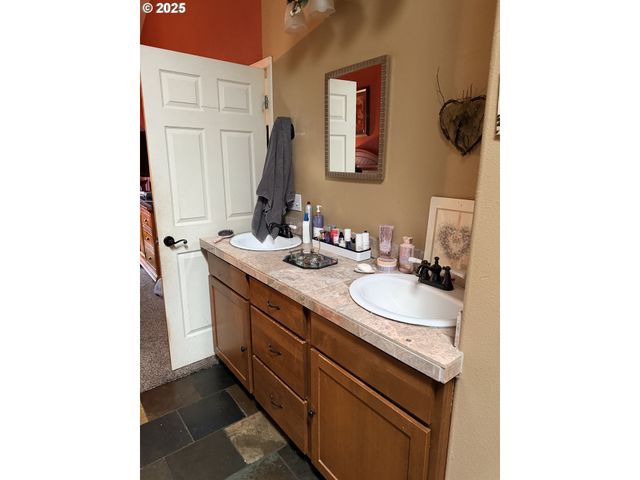 154 SHIPVIEW Rd, Kalama, WA 98625