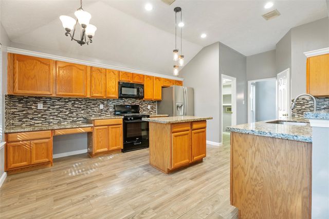 5112 Carefree Drive, League City, TX 77573