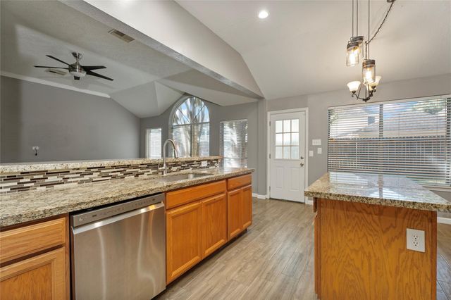 5112 Carefree Drive, League City, TX 77573