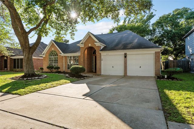 5112 Carefree Drive, League City, TX 77573