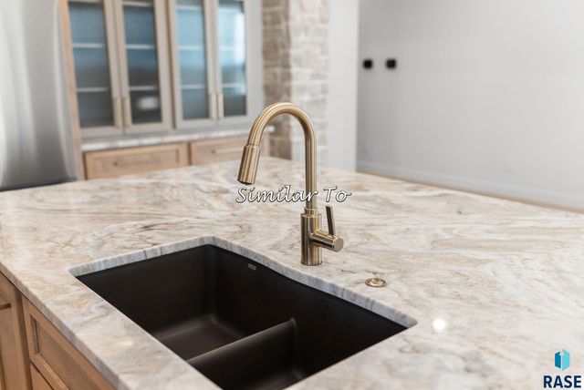 2300 S Meadowview Ave Avenue, Sioux Falls, SD 57110