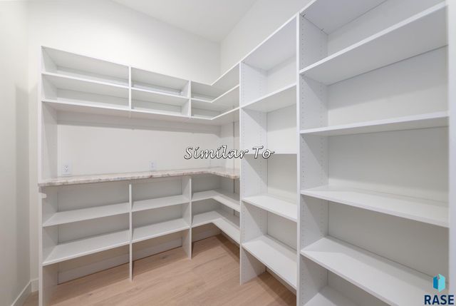 2300 S Meadowview Ave Avenue, Sioux Falls, SD 57110