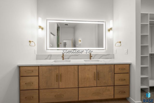 2300 S Meadowview Ave Avenue, Sioux Falls, SD 57110