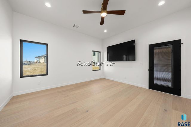 2300 S Meadowview Ave Avenue, Sioux Falls, SD 57110