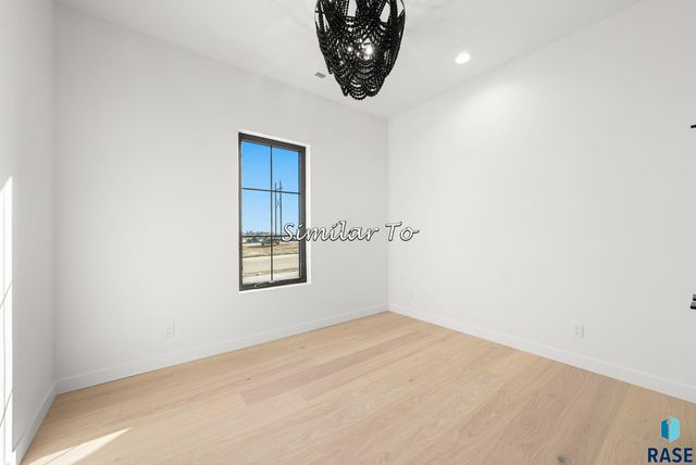 2300 S Meadowview Ave Avenue, Sioux Falls, SD 57110