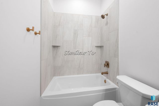 2300 S Meadowview Ave Avenue, Sioux Falls, SD 57110