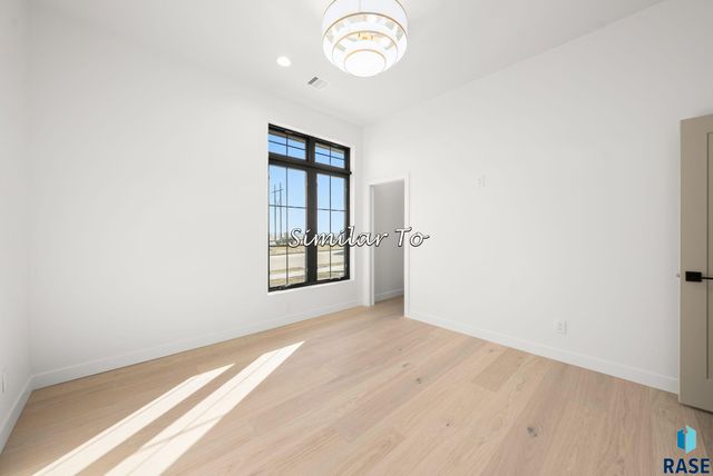 2300 S Meadowview Ave Avenue, Sioux Falls, SD 57110