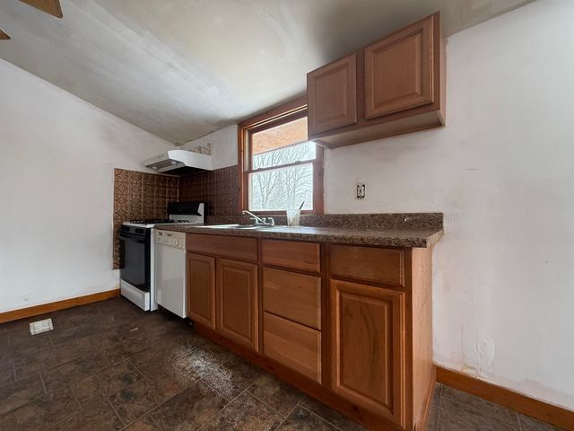 25 Maillet Road, Lunenburg, VT 05906