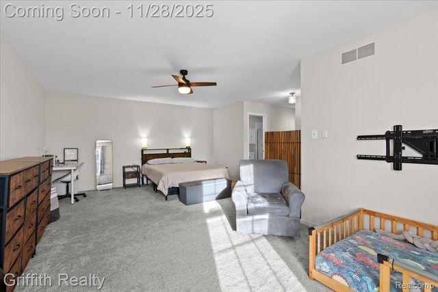 182 Barrington Circle, Orion Charter Township, MI 48360