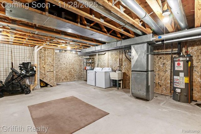 182 Barrington Circle, Orion Charter Township, MI 48360