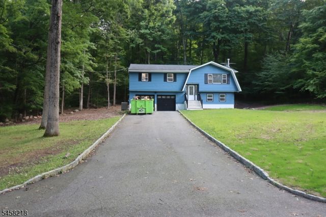 95 Longwood Lake Rd, Jefferson Twp., NJ 07438