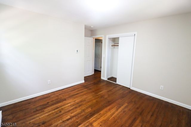 95 Longwood Lake Rd, Jefferson Twp., NJ 07438
