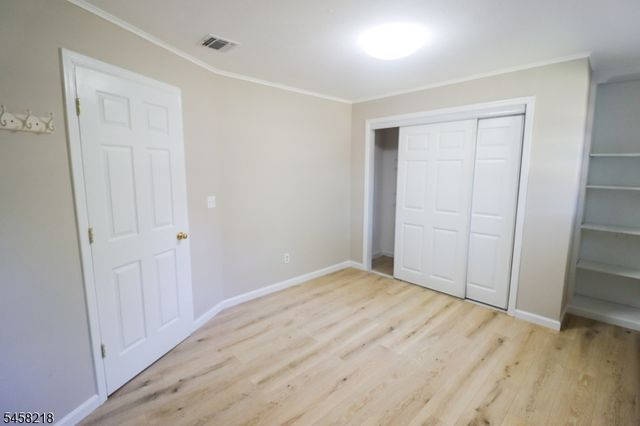 95 Longwood Lake Rd, Jefferson Twp., NJ 07438