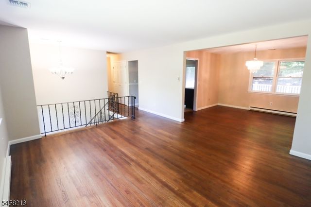 95 Longwood Lake Rd, Jefferson Twp., NJ 07438