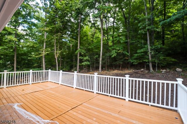 95 Longwood Lake Rd, Jefferson Twp., NJ 07438