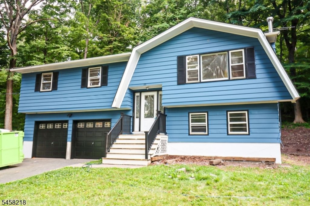 95 Longwood Lake Rd, Jefferson Twp., NJ 07438