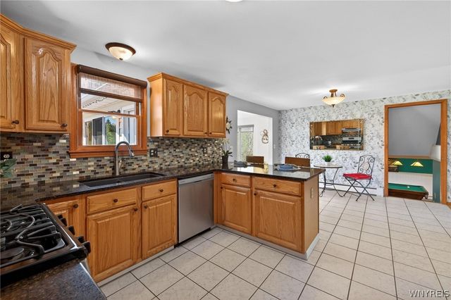 1600 County Line Road, Alden, NY 14004