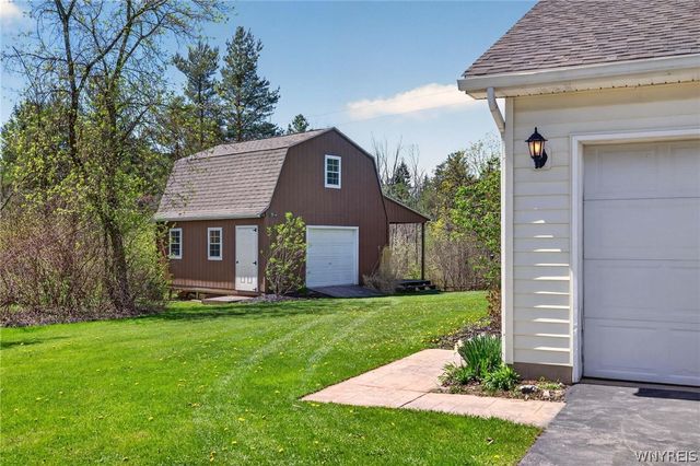 1600 County Line Road, Alden, NY 14004