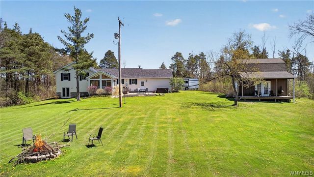 1600 County Line Road, Alden, NY 14004