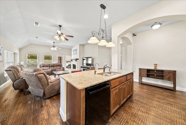 5009 Spruce Street, Krum, TX 76249