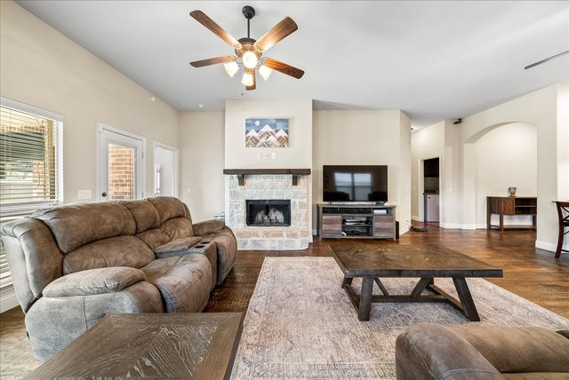 5009 Spruce Street, Krum, TX 76249