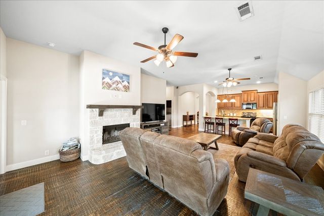 5009 Spruce Street, Krum, TX 76249