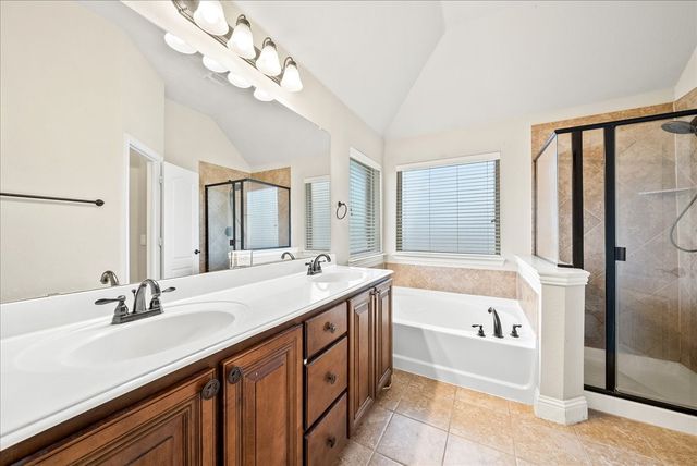 5009 Spruce Street, Krum, TX 76249