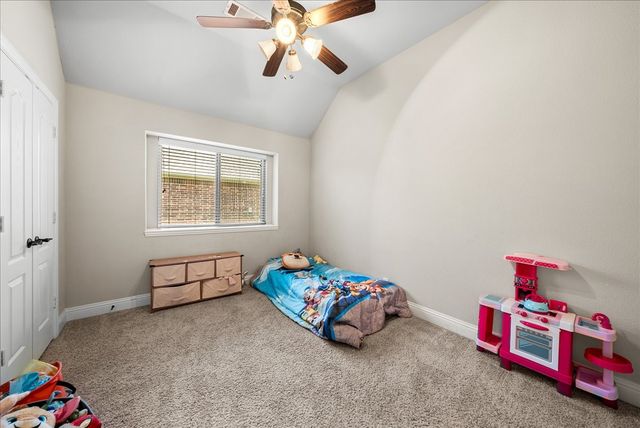 5009 Spruce Street, Krum, TX 76249