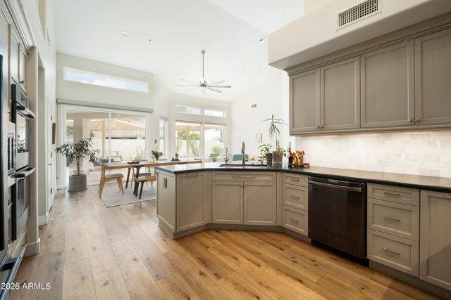 7427 E BERYL Avenue, Scottsdale, AZ 85258
