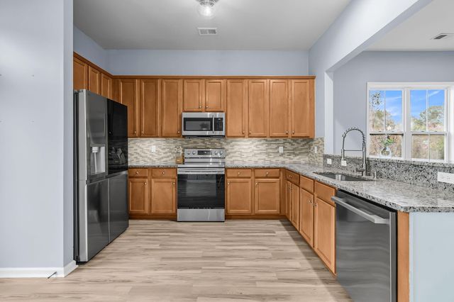 100 Hyacinth Street, Summerville, SC 29483